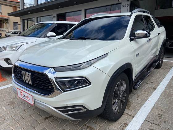 FIAT TORO 2.0 16V TURBO DIESEL RANCH 4WD AT9 FIAT TORO 2.0 16V TURBO DIESEL RANCH 4WD AT9